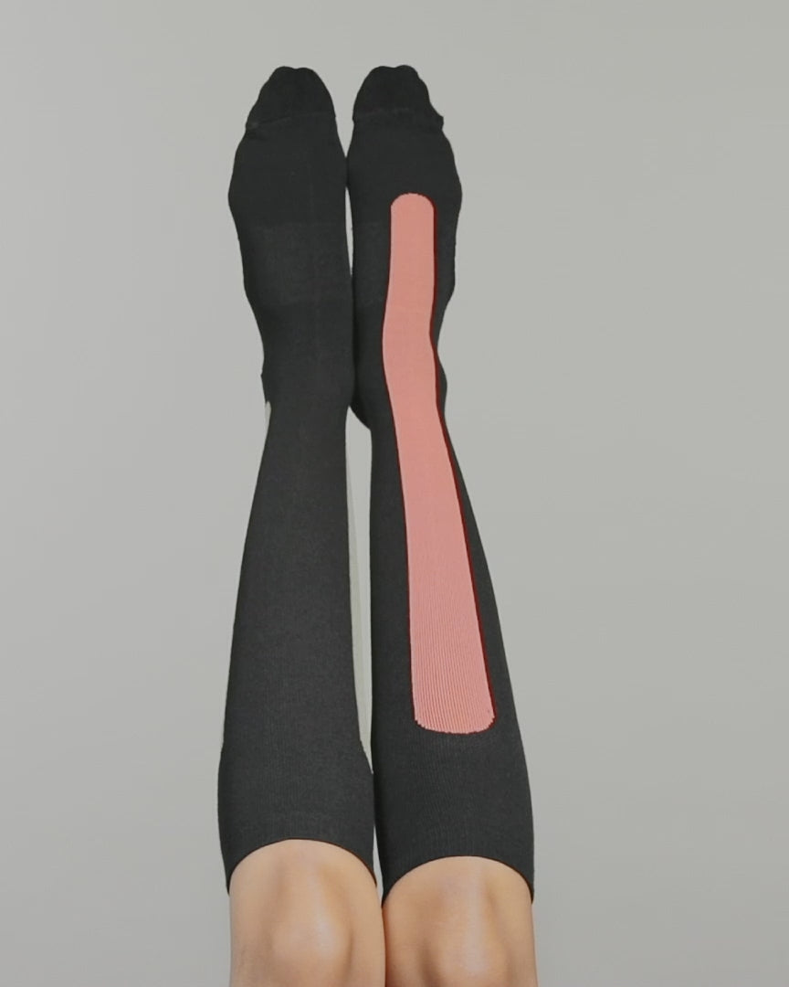 Bamboo Compression Socks [Red&Olive]（動画）